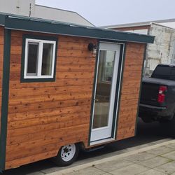Custom-made Tiny House Camper or AirBnB