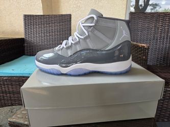 Sneakers size7/8.5/10/12
