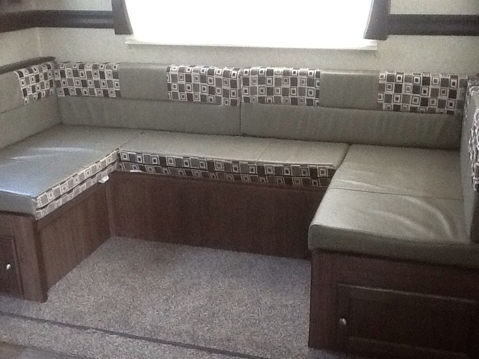 RV 2017 u-shape dinette and 2 sofa/sleepers