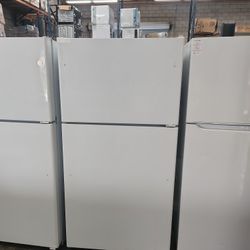 GE 33 Top Freezer Refrigerator White New
