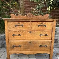 Gorgeous Antique Tiger Oak Dresser 