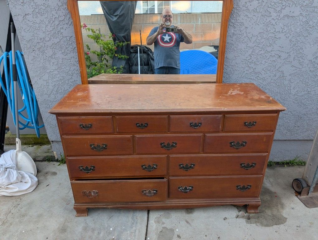 Free Vintage Dresser Mirror