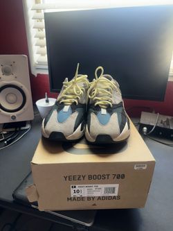 Yeezy 700 Wave Runner