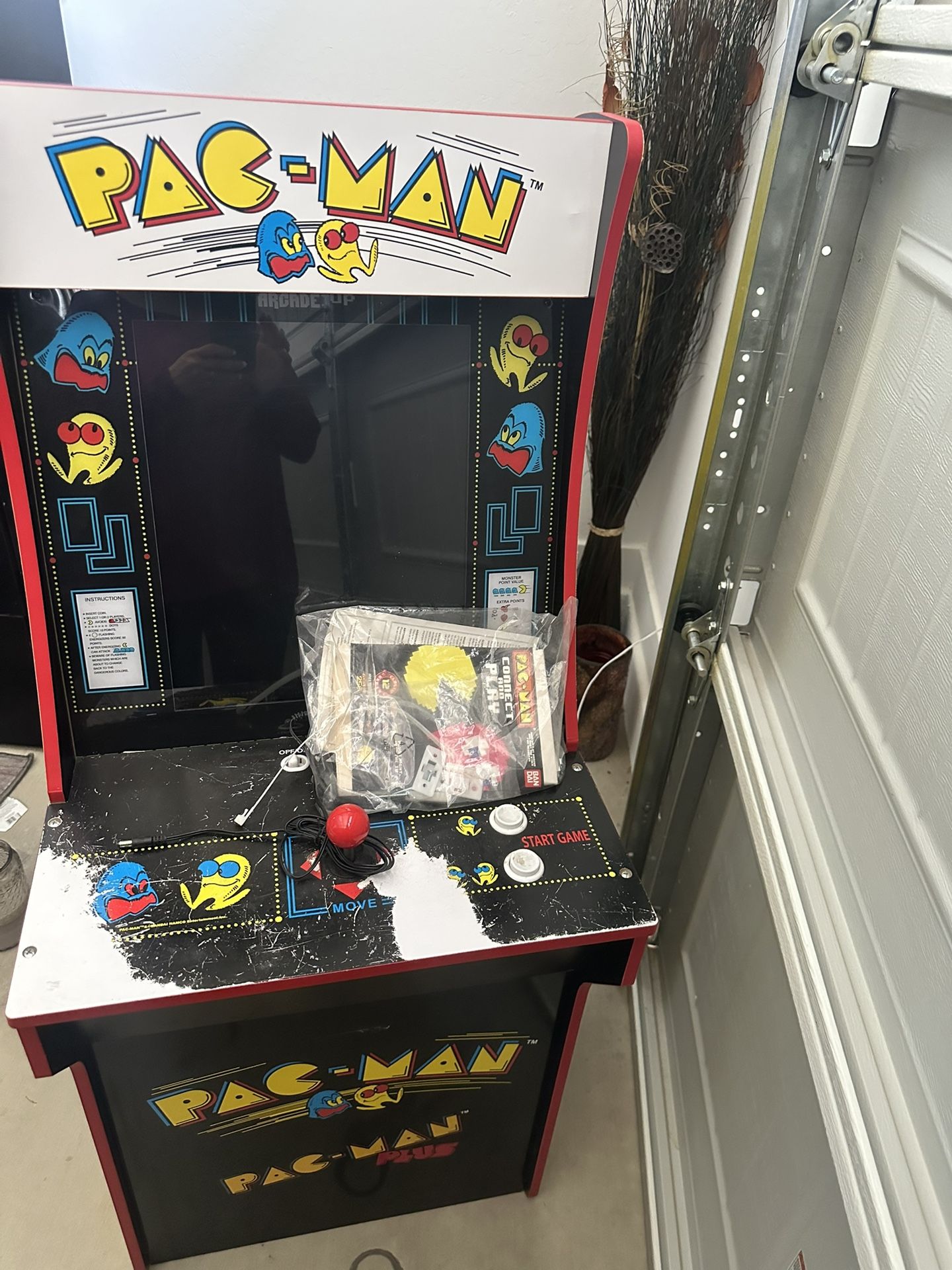 Pack Man Arcade Game 