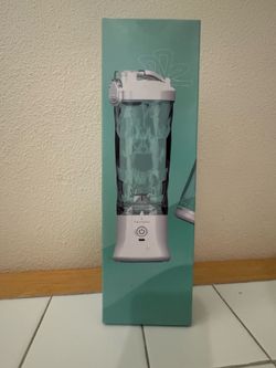 Portable mini blender