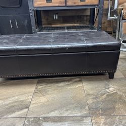 Ottoman with Storage 