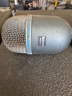Shure Beta 52 Kick Drum Microphone + Rok-It Boom Mic Stand – Used