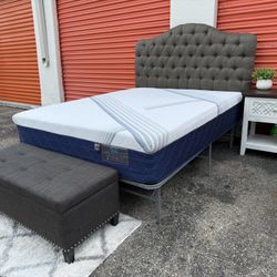 Queen Size Bedroom Set Including Bed Frame, Headboard, Mattress, End Table And Storage Bench