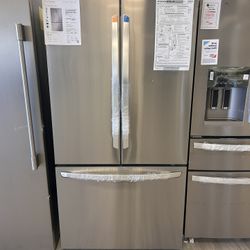 LG - Standard-Depth MAX 31.7 Cu. Ft. French Door Smart Refrigerator with Internal Water Dispenser - Stainless Steel