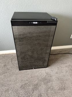 Ivation 33 Bottle Dual Zone Wine / Beverages Cooler Refrigerator