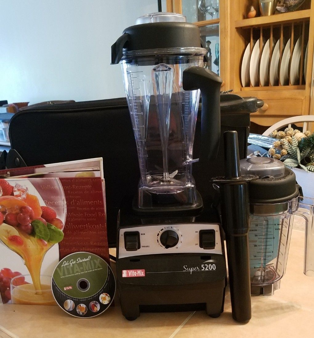 Vita-Mix Professional Blender Set Like New Condition Barely Used w/ 2nd Container New Unused for Dry Use: Full Set w/ Book & DVD
