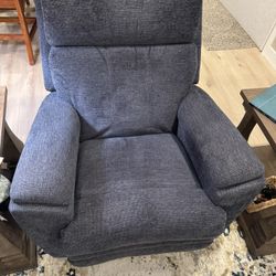 $400 Lazy Boy Power Recliner Blue Fabric