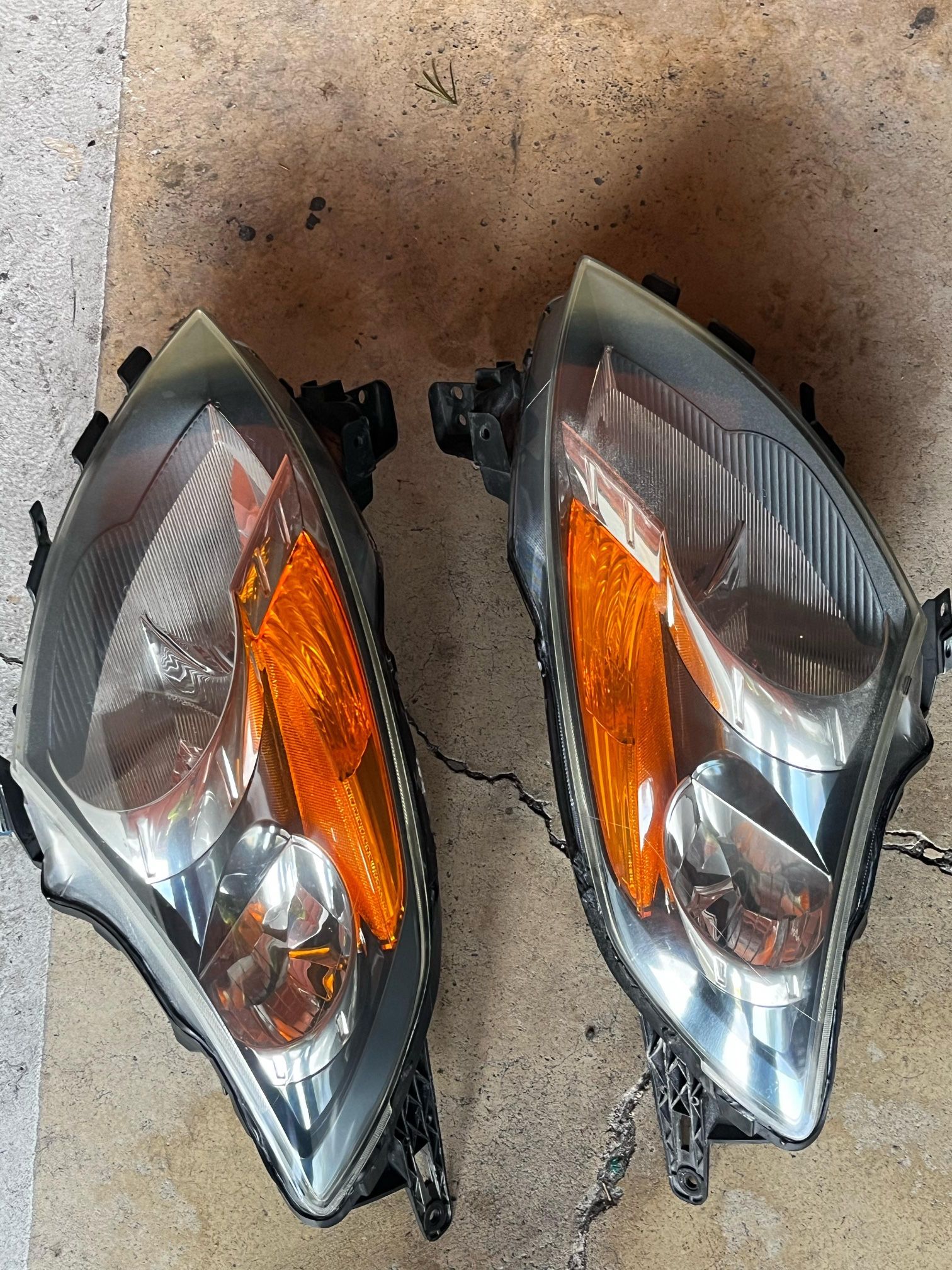 09 Nissan Altima Headlights