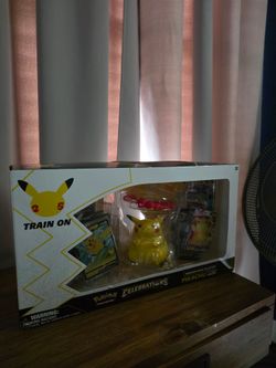 Celebrations Premium Figure Collection [Pikachu VMAX]