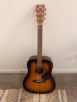 Yamaha Acoustic Guitar