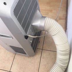 Price reduced- Portable Air Conditioner 10,000 BTU – Real AC (Works Great)