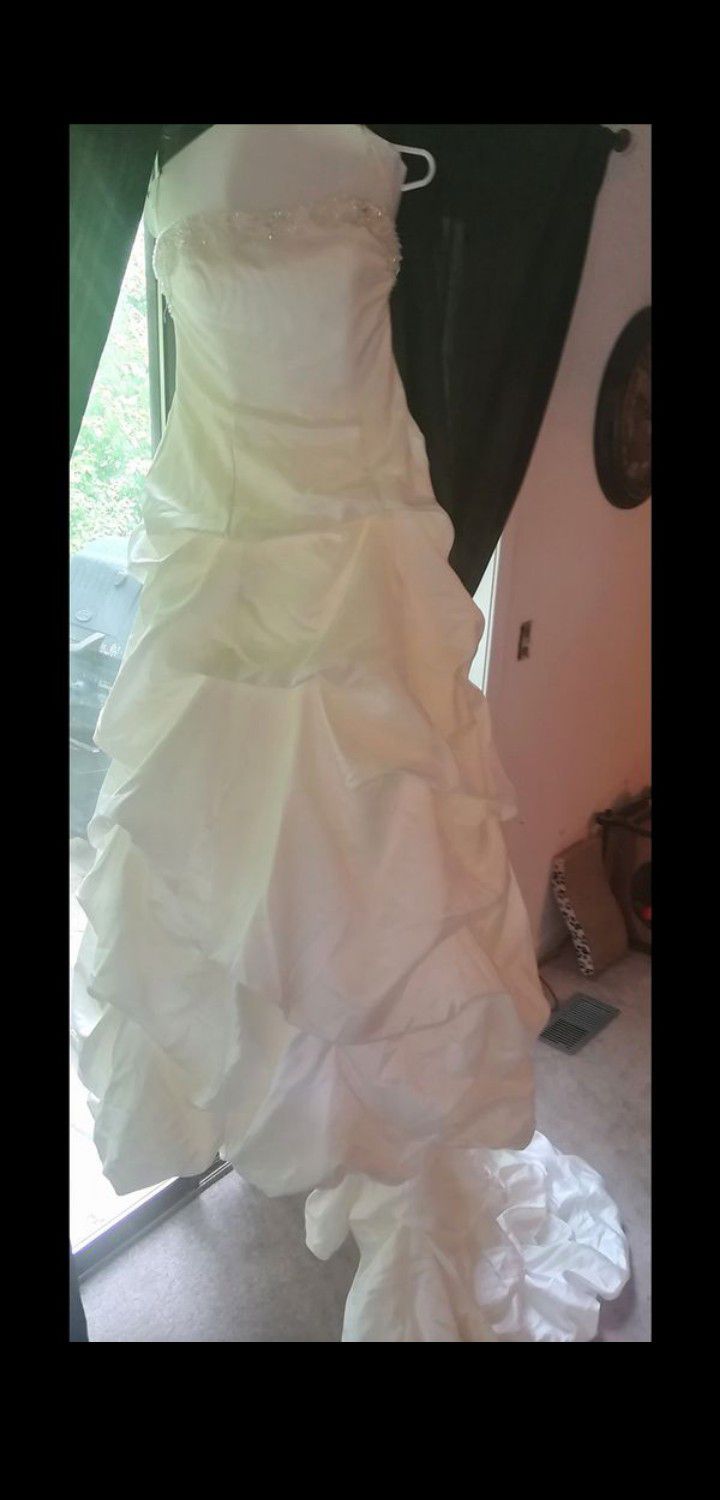 Wedding dress..size 16 runs a little small - Morilee by Madeline Gardner