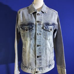 Women's Light Blue Button Down Jean Jacket  (Size XS)