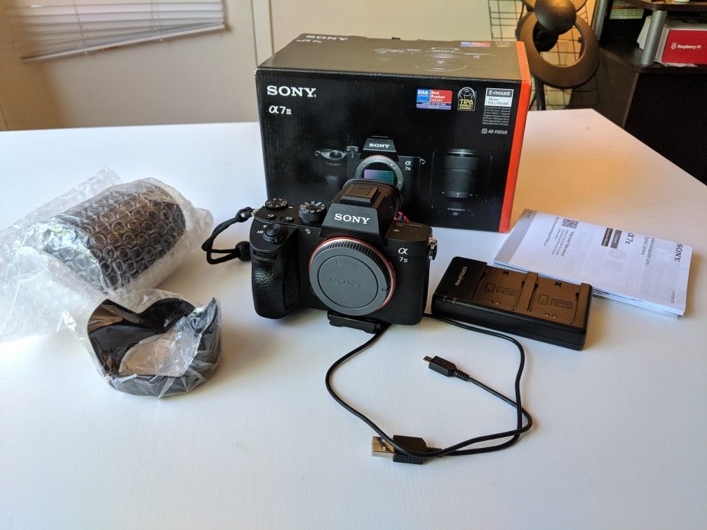 Like new Sony A7III with 28-70mm f3.5-5.6 kit lens