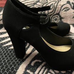 New Black High Heels Size 9 
