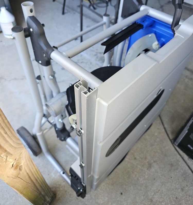 KOBALT 10 INCHES PORTABLE TABLE SAW WITH GRAVITY STAND....NEW....$ 280