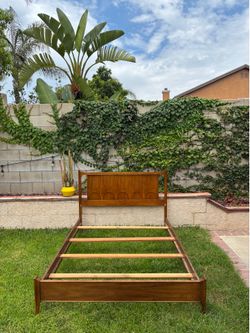 Mid-Century Modern Broyhill Brasilia Walnut Full Bed Frame
