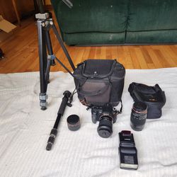 Sony DSLR-A200 Digital Camera With Accessories 