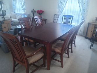 Full size expandable dining table and chairs