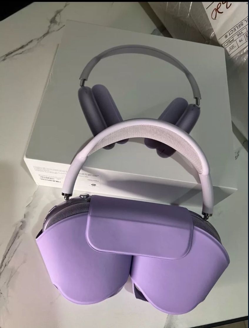 AirPods Maxes -purple