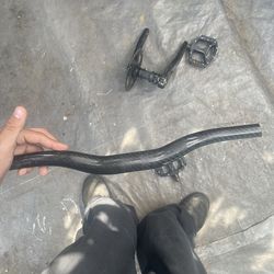 Carbon fiber bars comes w grips