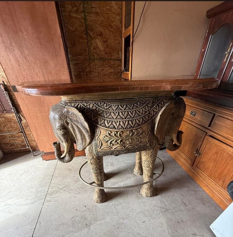 Moving sale