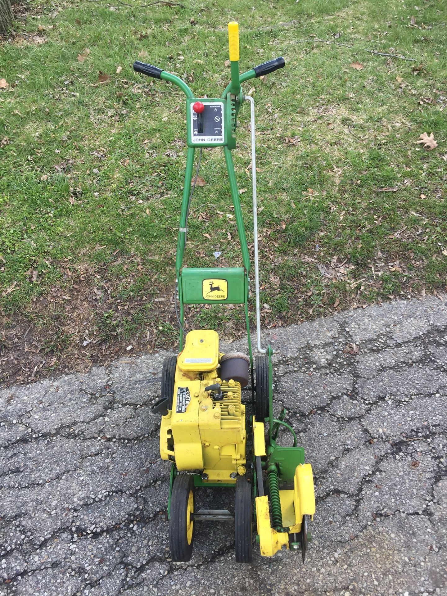 John Deere Gas Edger