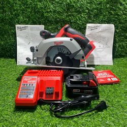 Milwaukee M18 18V Lithium-Ion Cordless 6-1/2 in. Circular Saw W/ M18 Starter Kit (1) 5.0Ah Battery & Charger