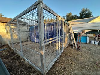 Exotic animal enclosure