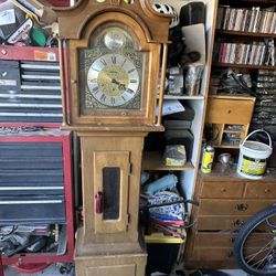 Free Grandma Clock