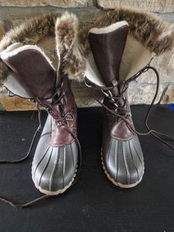 Women's Faux Fur Trim Duck Boots - Dark Brown Lace-Up Winter Snow Boots W10