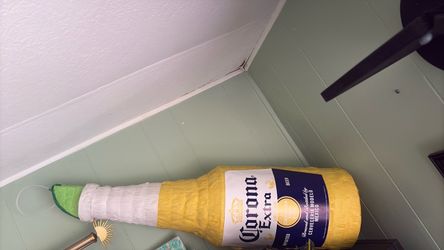 Corona piñata