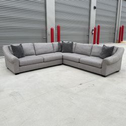 Free Delivery - Light Gray Havertys Laney Sectional Sofa Couch