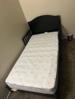 Toddler bed