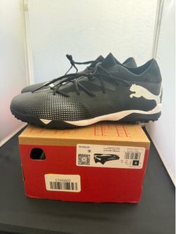 Puma Future 7 size 9 indoor/turf shoes