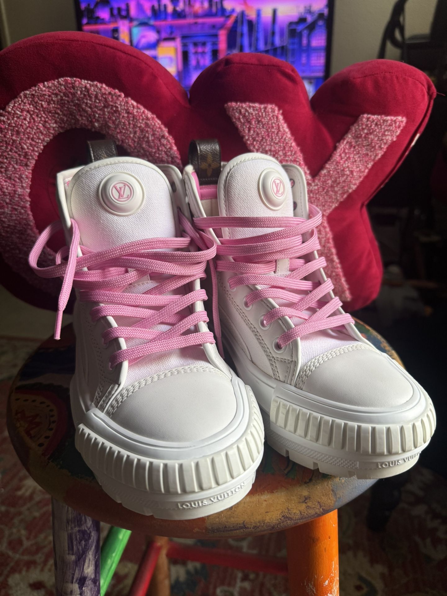 Canvas Monogram LV Squad Sneaker Boots 35 White Pink