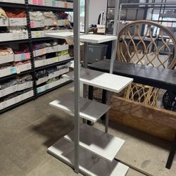 Asymmetrical Shelving 