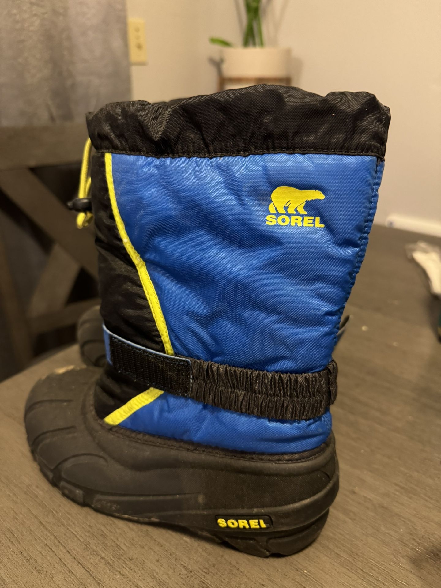 Like New Sorel Snow Boots For Boys