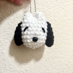 Crochet Snoopy keychain