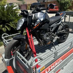 2019 KTM DUKE 790