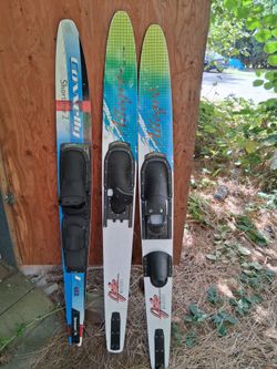 Waterskis