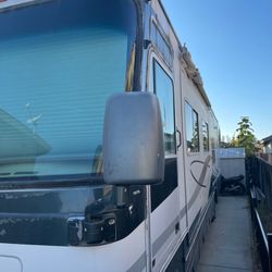 1999 Damon Intruder 35'