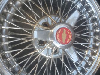Daytons 14inx7 bolt ons with Dayton spinner s