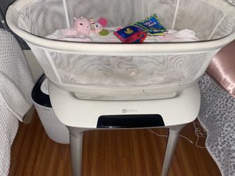 4 Mom Baby Rocking Bed 