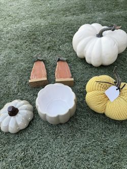 Set Of Pumpkin Decor